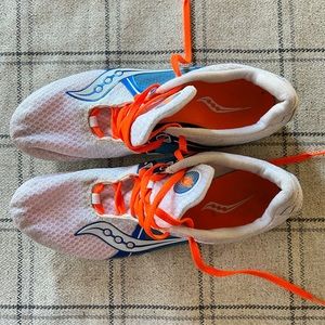 Men’s Saucony long distance track shoes. Size 10.5